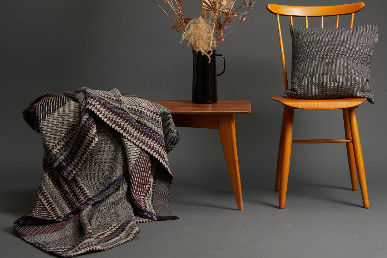 Vinaccia Throw
