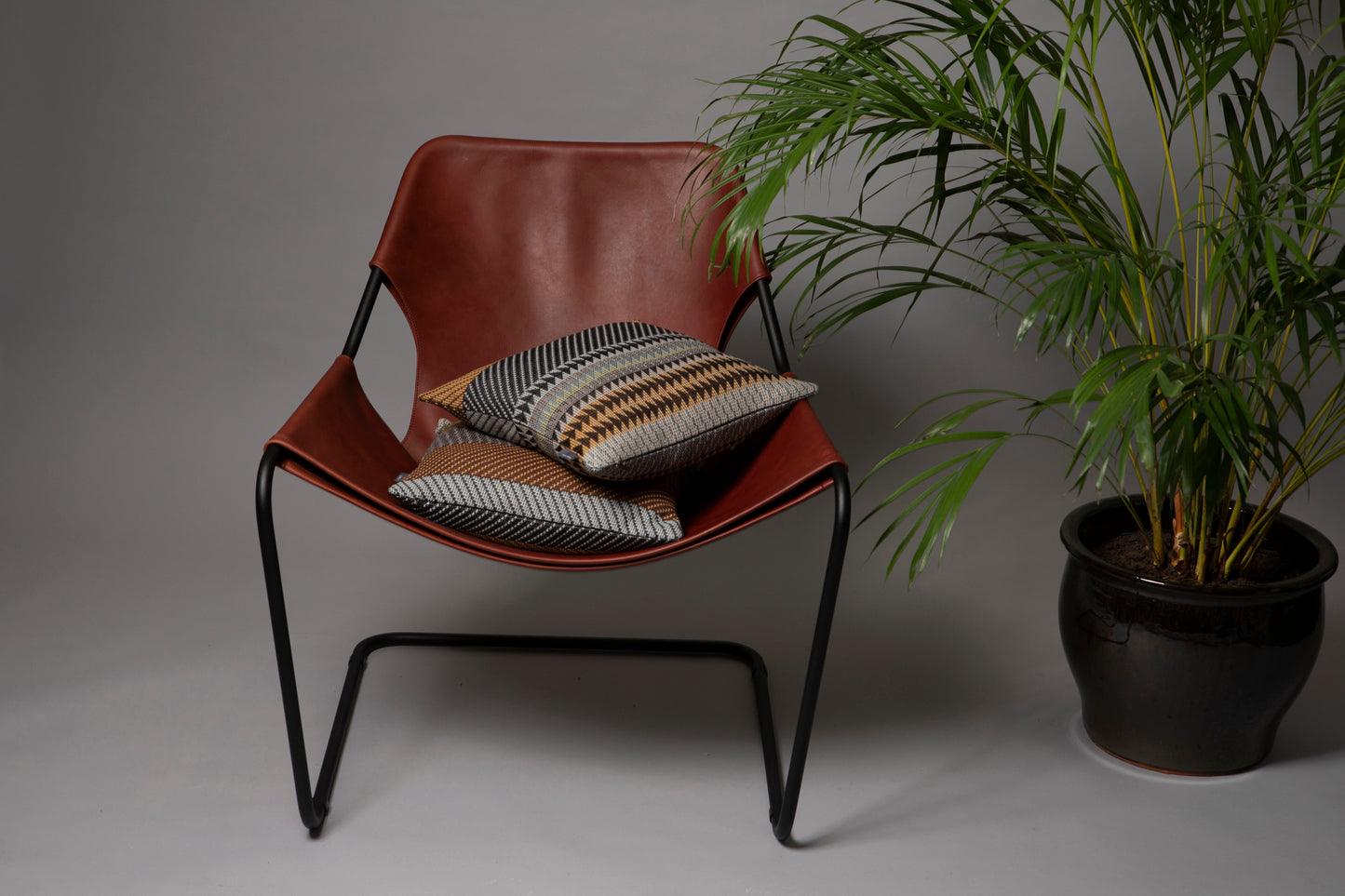Nero Cushion